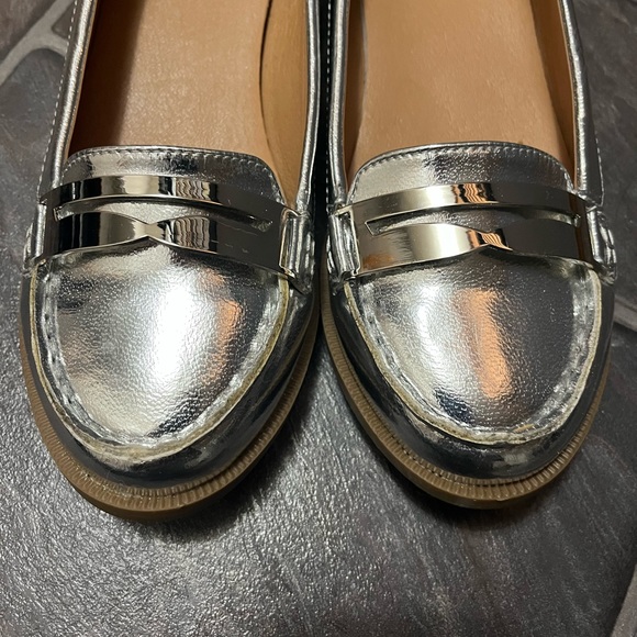 Kurt Geiger Metallic Flats - Picture 2 of 4